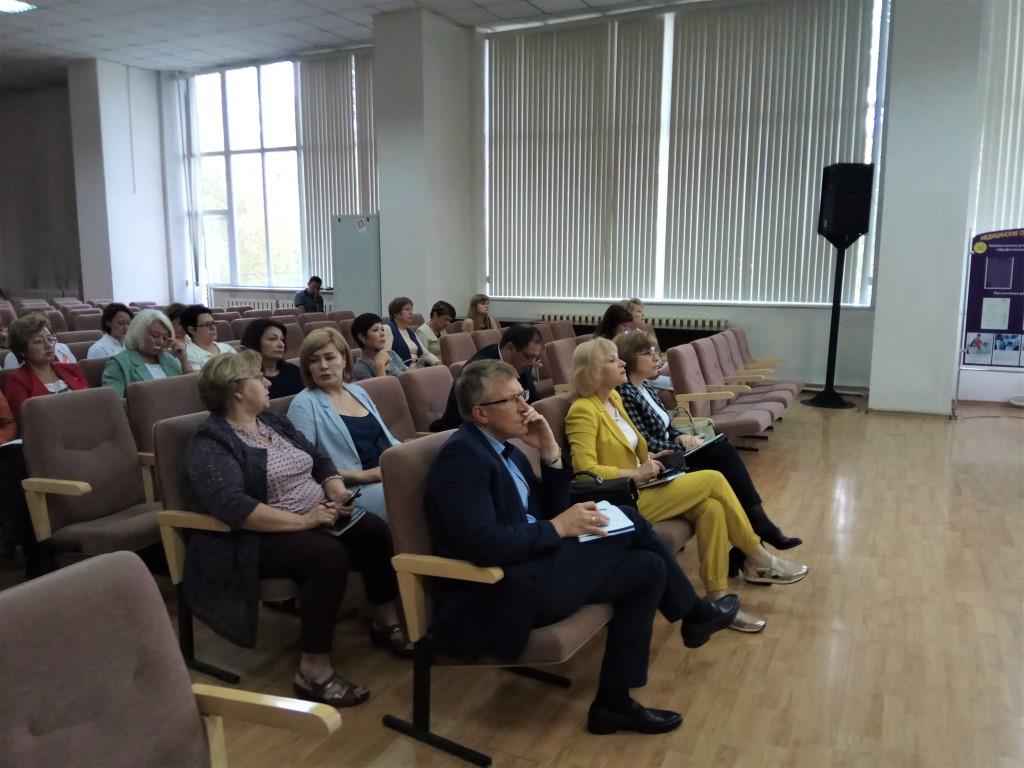 Главный внештатный неонатолог Минздрава России Дмитрий Иванов провел рабочее совещание в Чите